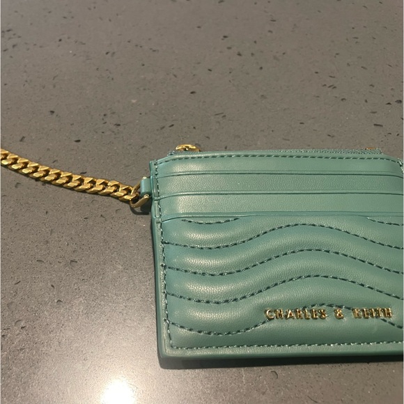 Charles and Keith card holder green - Picture 2 of 4